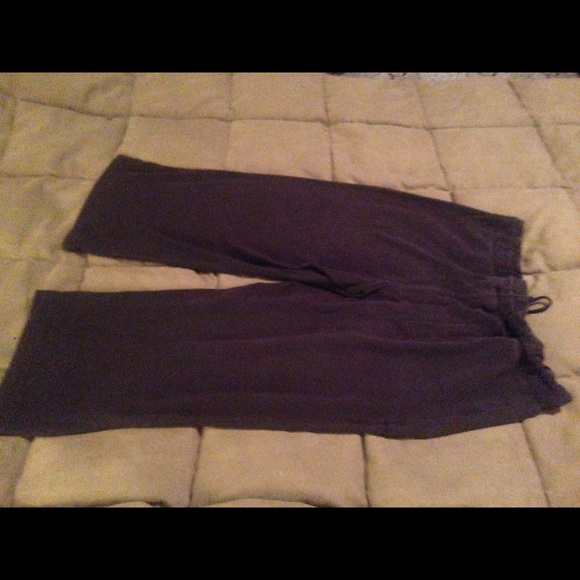 Columbia Organics black workout capris size medium - Picture 2 of 3